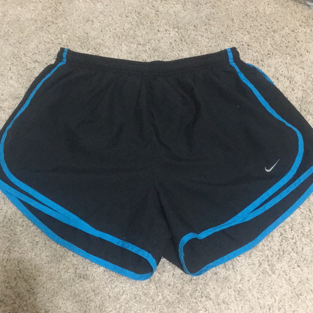 Nike women’s tempo shorts